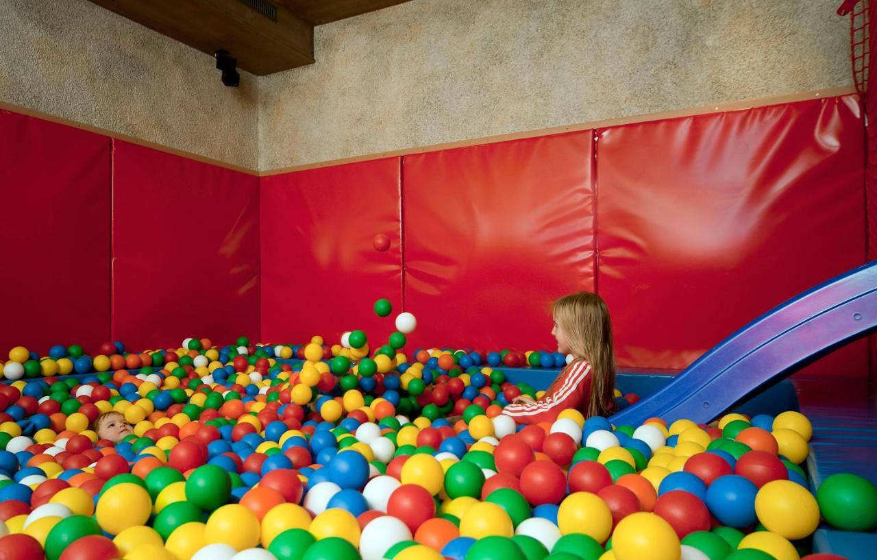 Adler Adelboden Hotel ภายนอก รูปภาพ